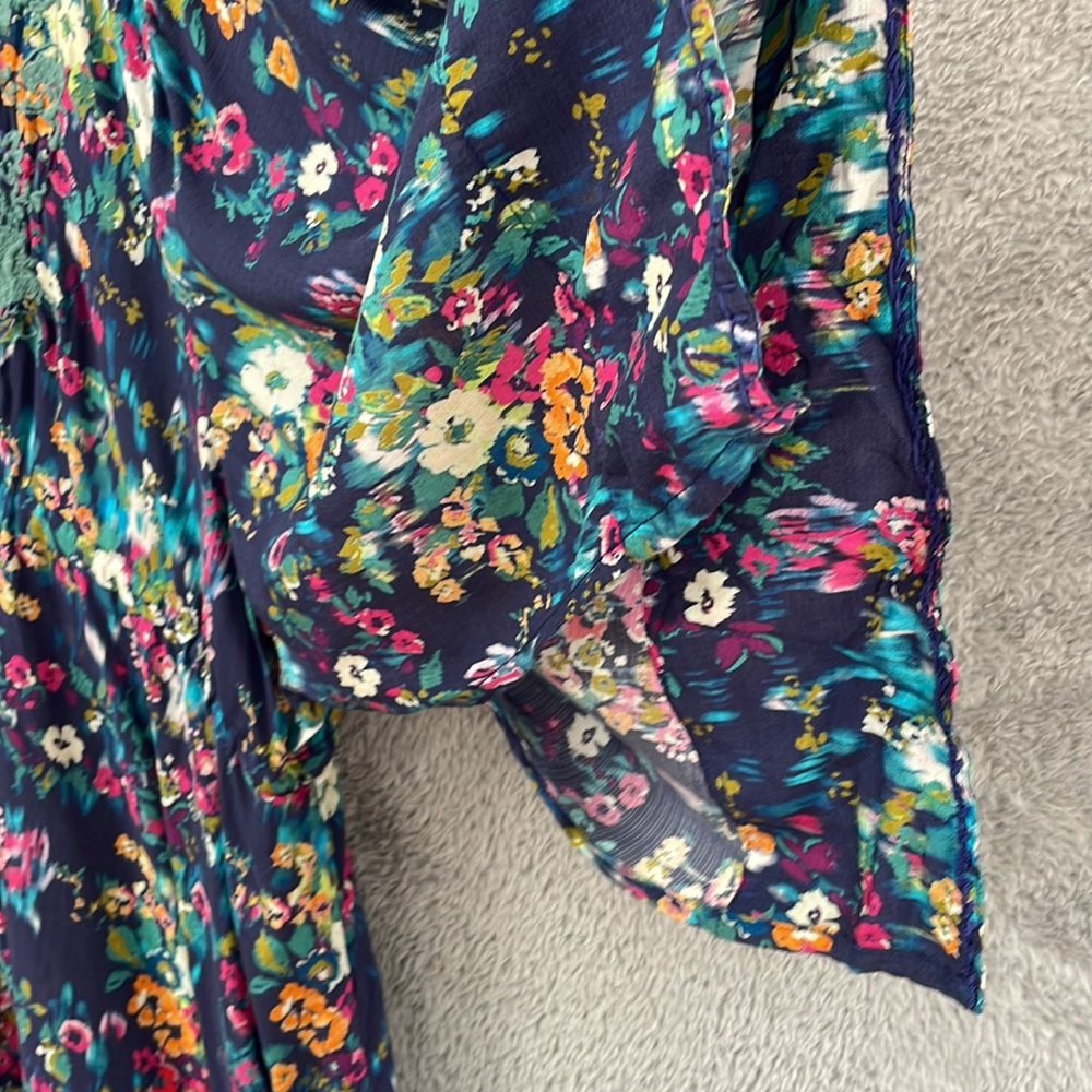 Floral V-Neck Dress - Picture 8 of 13